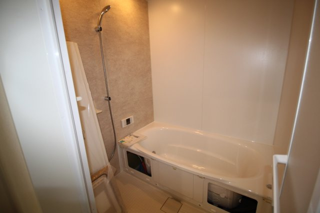 南国市田村乙　新築戸建の浴室