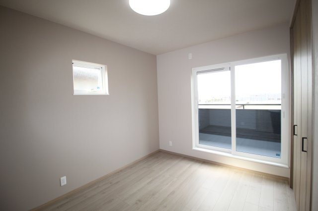 南国市田村乙　中古戸建　（未入居物件）の洋室|2Ｆ　南西の部屋　6.0帖