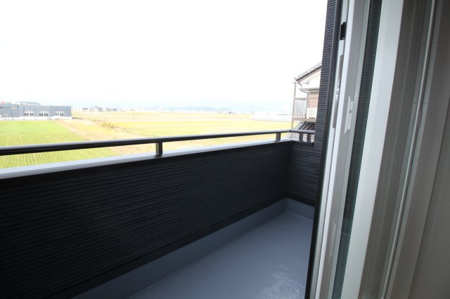 南国市田村乙　中古戸建　（未入居物件）のバルコニー|2Ｆ　南西の部屋　6.0帖