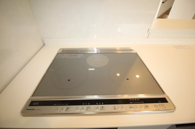 南国市田村乙　中古戸建　（未入居物件）のキッチン|ＩＨクッキングヒーター