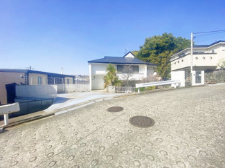 【前面道路含む現地写真】 | 前面道路含む現地写真です