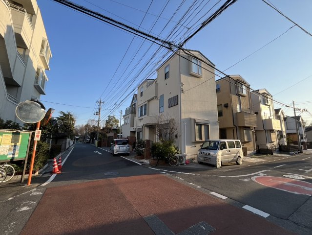 フォレストリバーの周辺