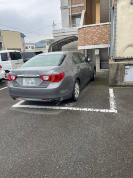 プチアベニュー和田東の駐車場|出入りしやすい駐車場区画１３番を使用してます。継承可（月額５,０００円）