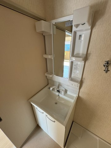 府中市押立町１丁目のアパートの洗面所