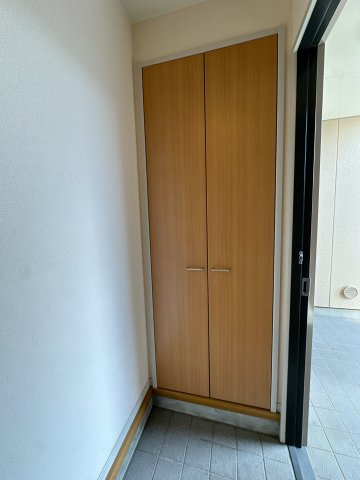【玄関】 | メープルハウス
