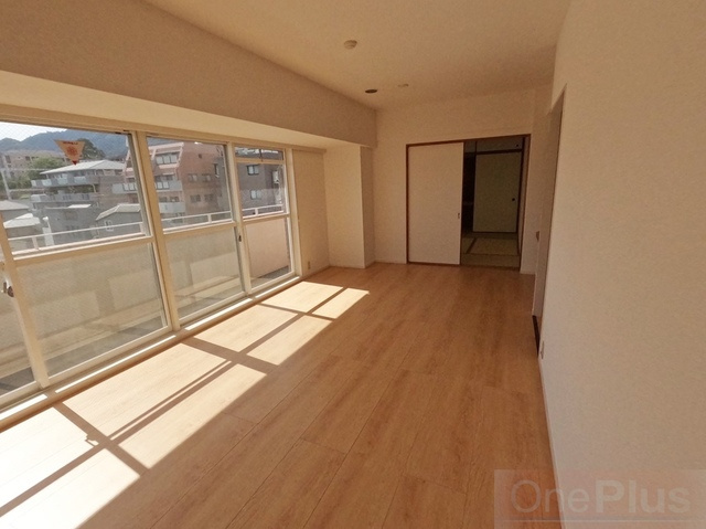 御影クラリティフラットの洋室