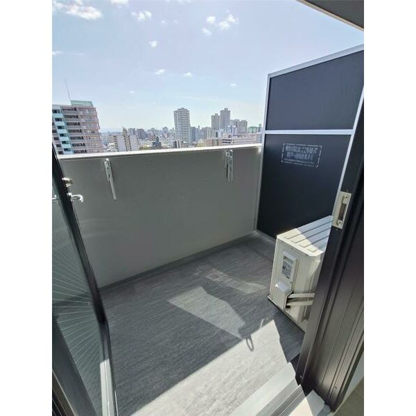 S-RESIDENCE城東SEVERのバルコニー