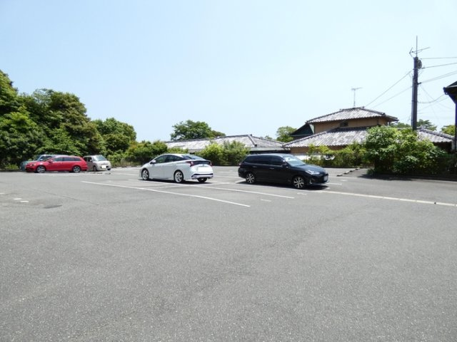 【駐車場】 | リビングタウン常盤公園Ⅱ | 駐車スペースもあります