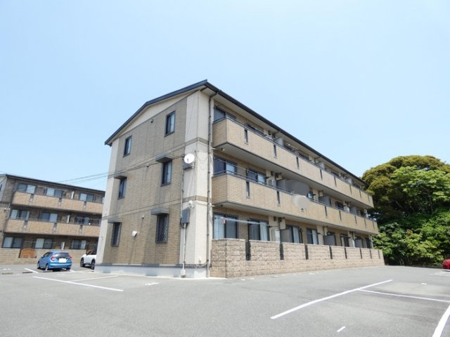 【外観】 | リビングタウン常盤公園Ⅱ | おしゃれな外観です