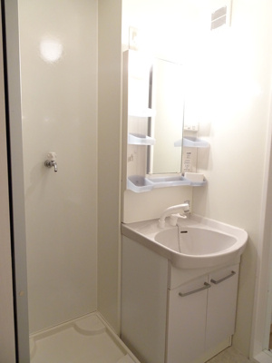 【洗面所】 | リビングタウン常盤公園Ⅱ | 脱衣スペースもあります