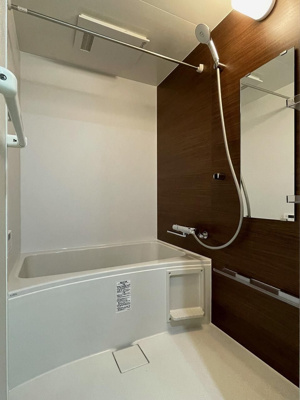 【浴室】 | KL TOJIN WEST | 別号室の写真になります。現況優先。