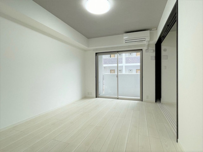 【バルコニー】 | KL TOJIN WEST | 別号室の写真になります。現況優先。
