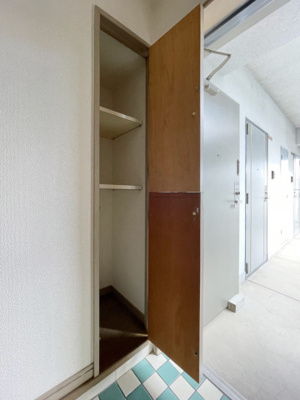 【収納】 | グランピアマンション西新 | 別号室の写真になります。現況優先。