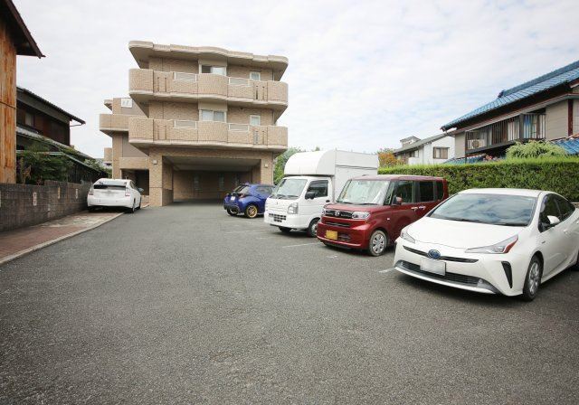 サンライズ新舞子の駐車場