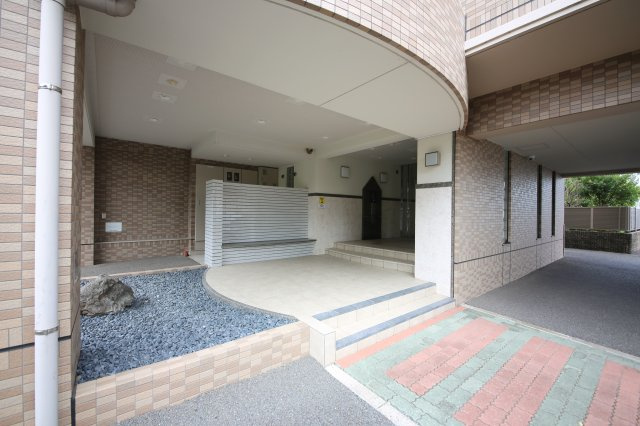 サンライズ新舞子のエントランス