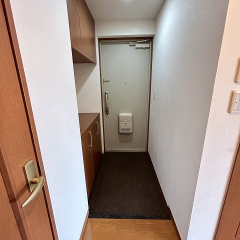 アーバンヴェール参号館の玄関