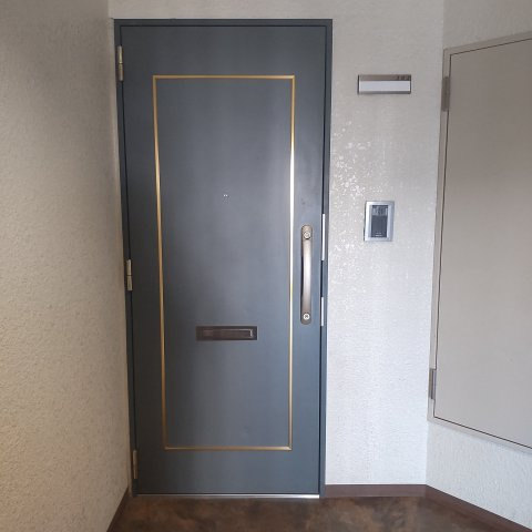 アーバンヴェール参号館の玄関