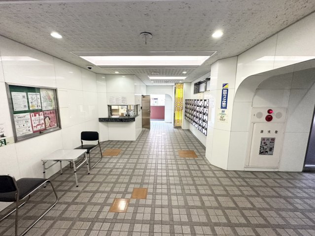 五橋マンションのエントランス