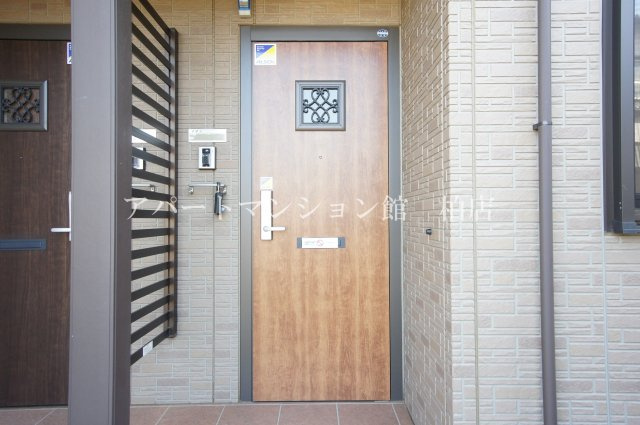 エクセレントヒルⅡ棟のエントランス