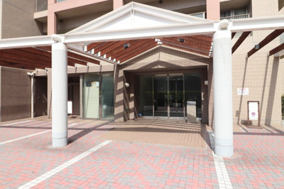 【エントランス】 | ラグザ大阪レジデンス | 落ち着いたエントランスです