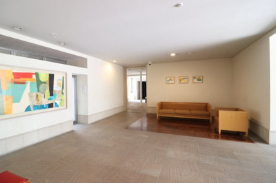 【エントランス】 | ラグザ大阪レジデンス | ゆとりのあるエントランスです