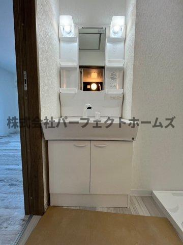 LYCKA　リュッカの独立洗面台|朝の身支度には欠かせない独立洗面化粧台