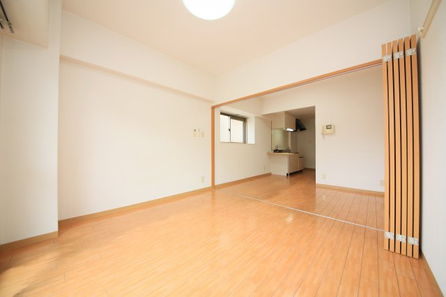 オーク高横須賀の洋室