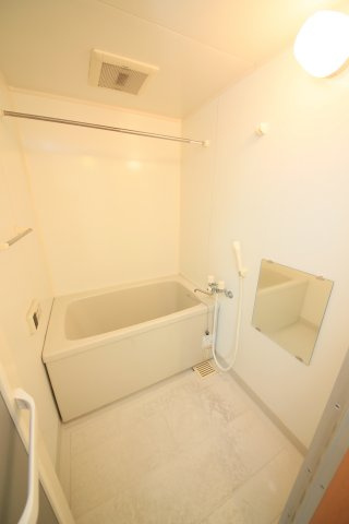 オーク高横須賀の浴室