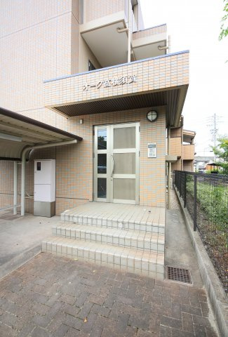 オーク高横須賀のエントランス