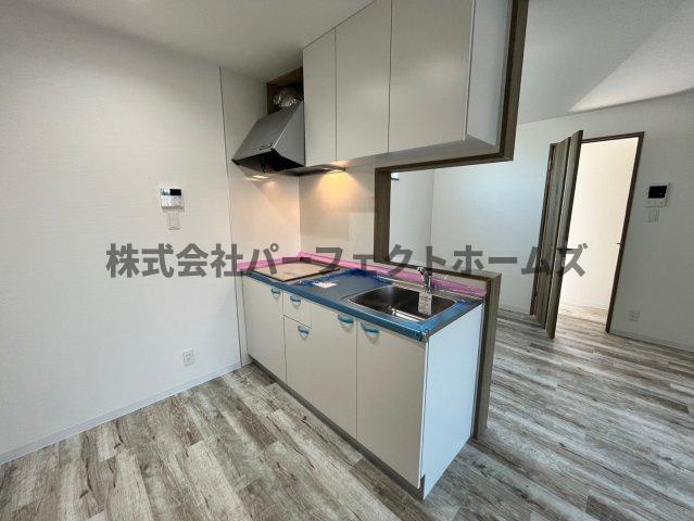 LYCKAのキッチン|2口IHキッチンでゆったり料理できます♪