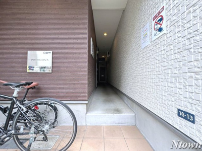 【エントランス】 | グローバルスタンス | 落ち着いたエントランスです