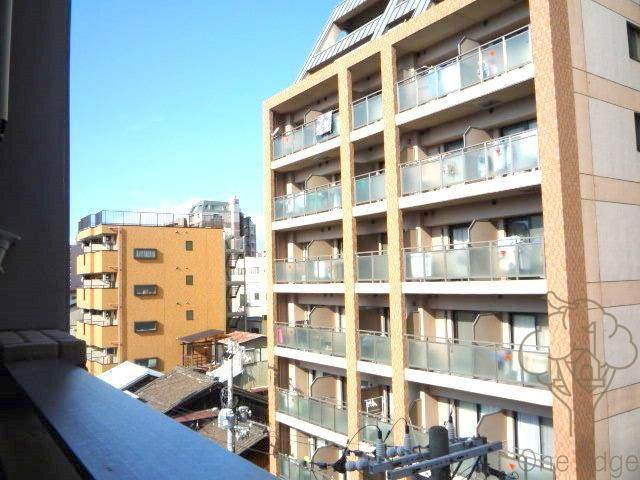 天神橋クイーンのバルコニー