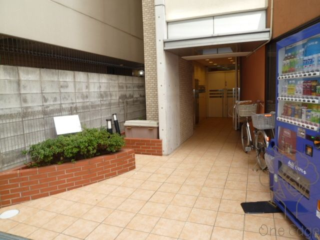 天神橋クイーンのエントランス