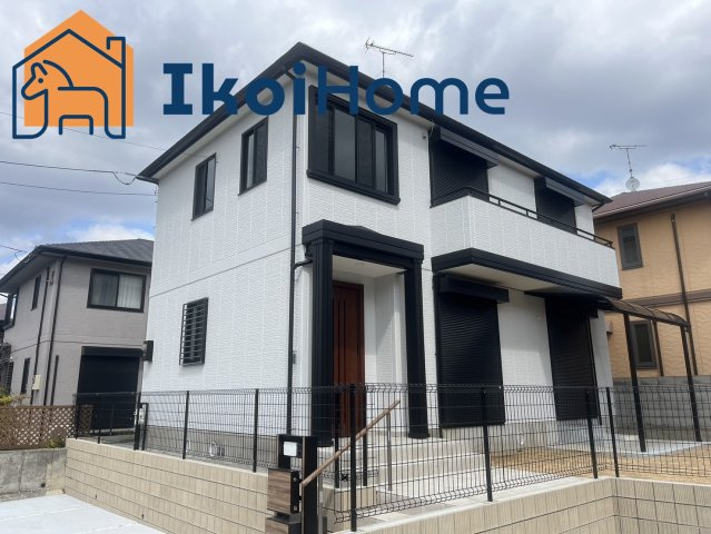 神戸市西区桜が丘中町6丁目　中古戸建　リフォーム済の外観|敷地にはお車を3台駐車することができますお庭でガーデニングやバーベキューなどができます。