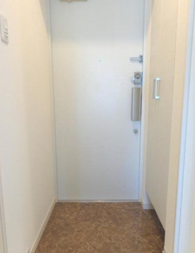 ロンブス調布の玄関