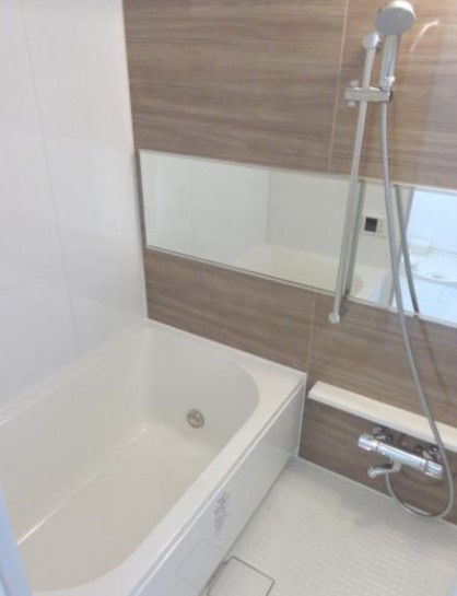 ロンブス調布の浴室