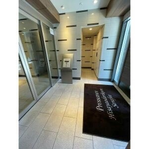 プレサンス久屋大通公園セラフィのエントランス