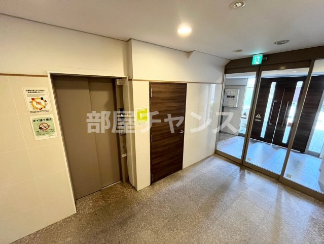 クレシェール大須のロビー