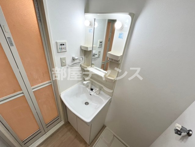 クレシェール大須の独立洗面台