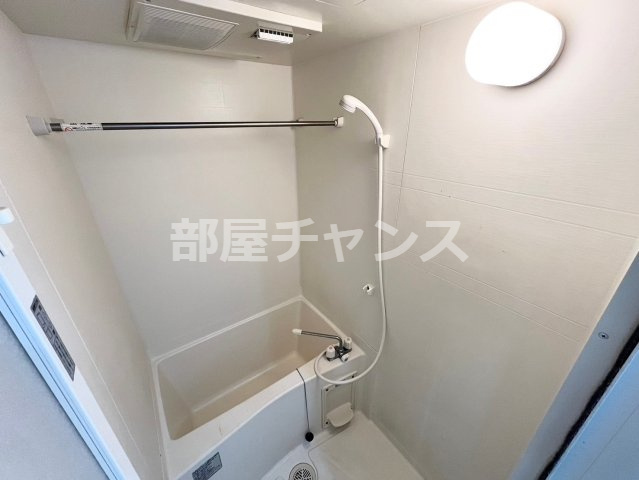 クレシェール大須の浴室