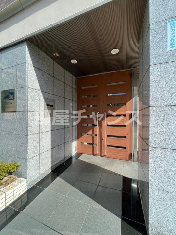 リアライズ記念橋のエントランス
