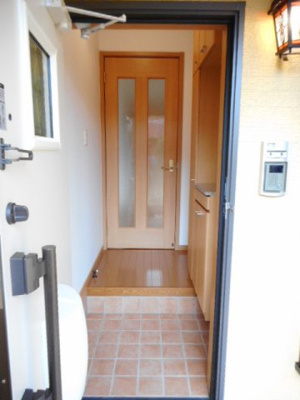 【玄関】 | メゾン・プラシードＡ | 収納もある玄関です