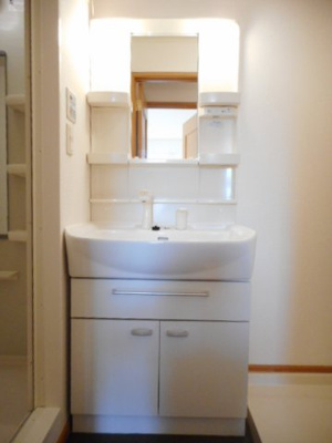 【洗面所】 | メゾン・プラシードＡ | 広い洗面スペース