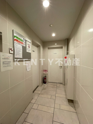 【ロビー】 | アットホームレジデンス | 落ち着いたロビーです