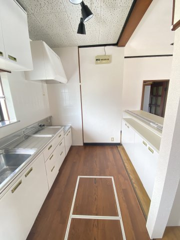 16帖LDK！アルク・郵便局近くの全室洋室戸建て賃貸のキッチン