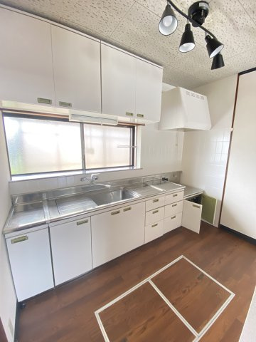 16帖LDK！アルク・郵便局近くの全室洋室戸建て賃貸のキッチン