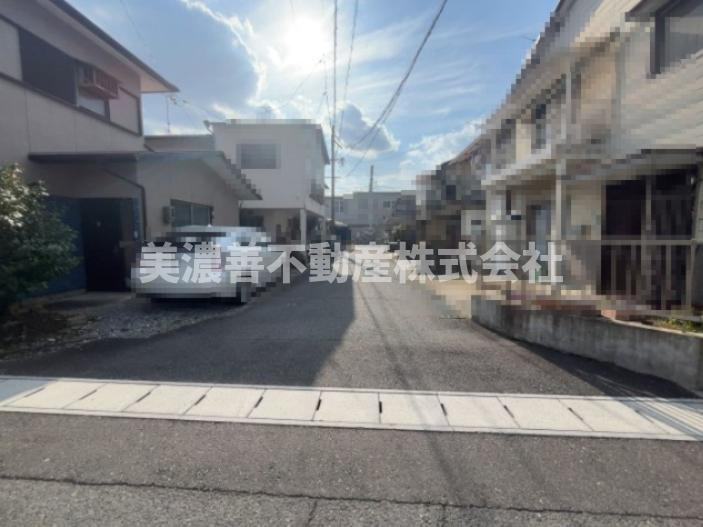 ６２９０６　羽島郡岐南町八剣４丁目土地の前面道路含む現地写真