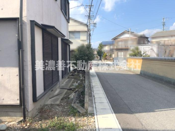 ６２９０６　羽島郡岐南町八剣４丁目土地の前面道路含む現地写真