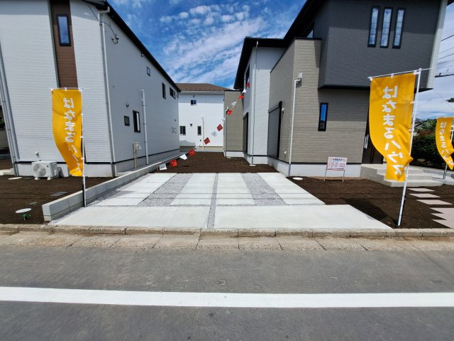 新築　前橋市下新田町8期　1号棟の駐車場|現地写真　駐車スペースは並列2台分可能です！
