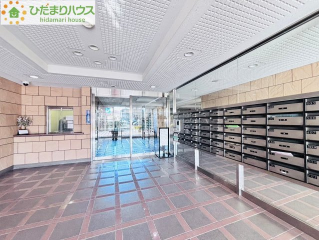 ローヤルシティ鴻巣のエントランス